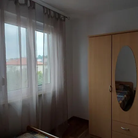 Apartment Lena *